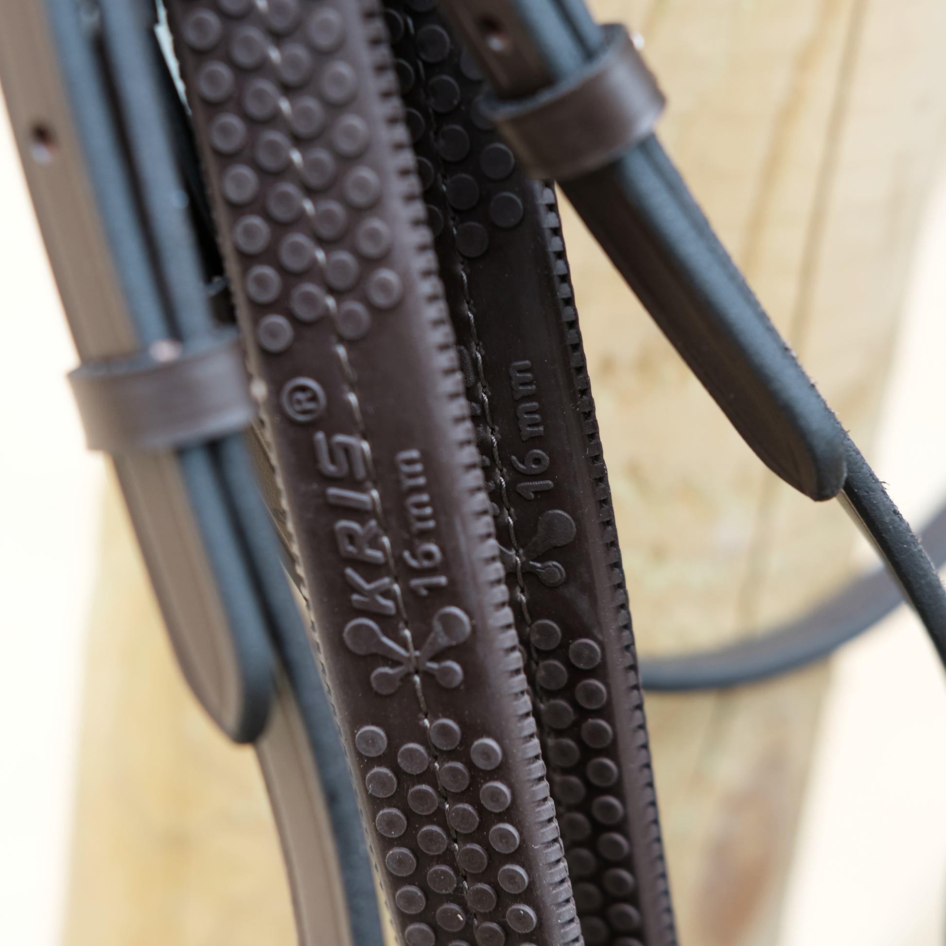 TdeT - Classic Kessel bridle with reins havana