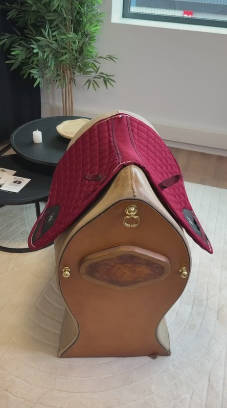 Load video: TdeT - Tapis de selle Air Mesh 2 bordeaux