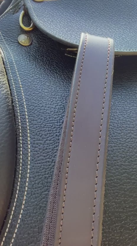 Charger la vidéo : TdeT - Étrivières cuir et nylon havane foncé