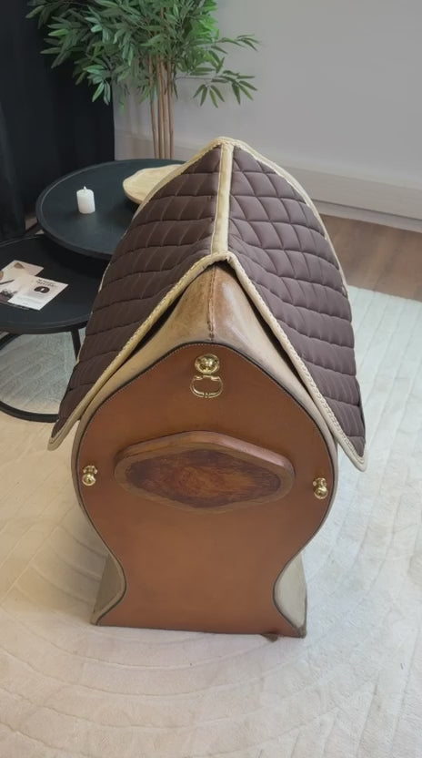 Load video: TdeT - Tapis de selle Fontainebleau marron/beige